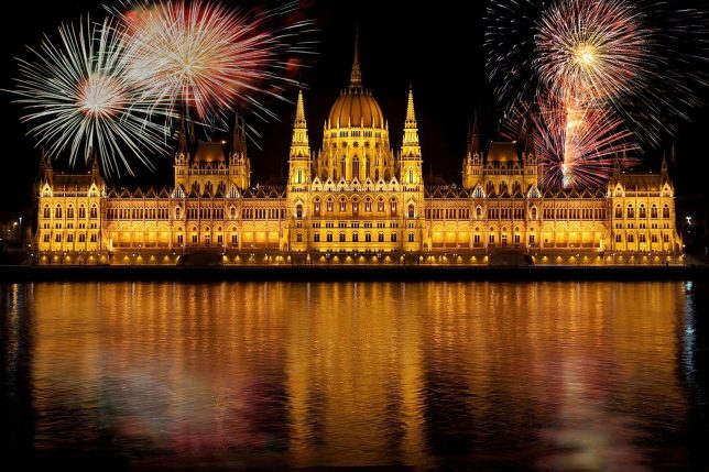 silvester budapest fireworks new year