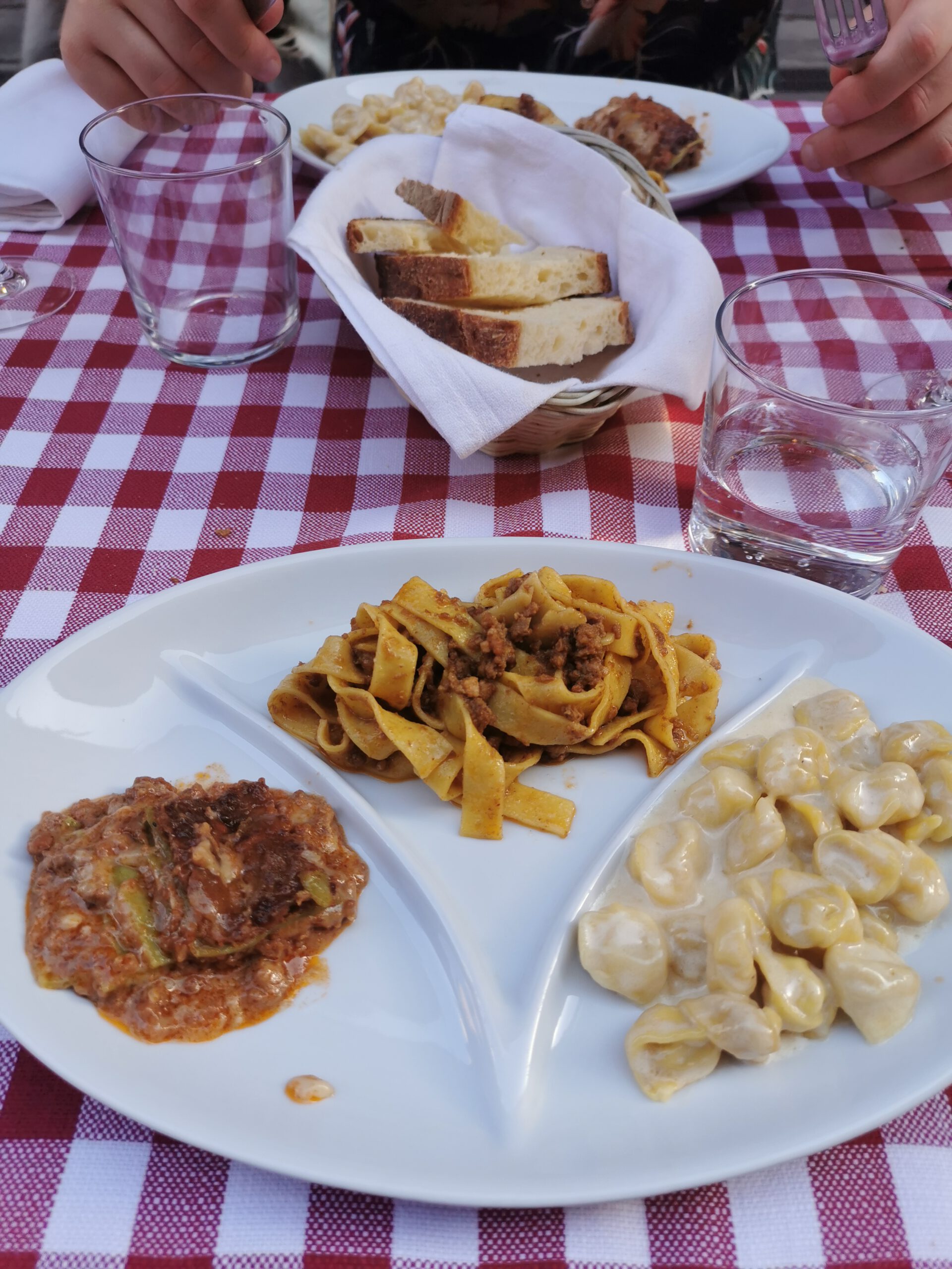 Essen bei einem Städtetrip Bologna